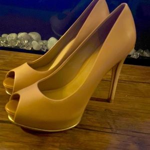 Nude leather Guess heels